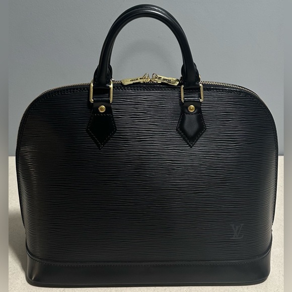Louis Vuitton Alma PM Epi Leather Textured - Picture 1 of 14
